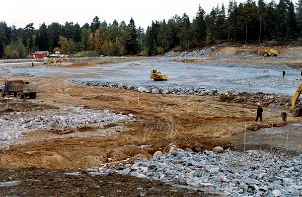 Röjningsarbete inför byggandet av ett bostadsområde i Täby 1971.